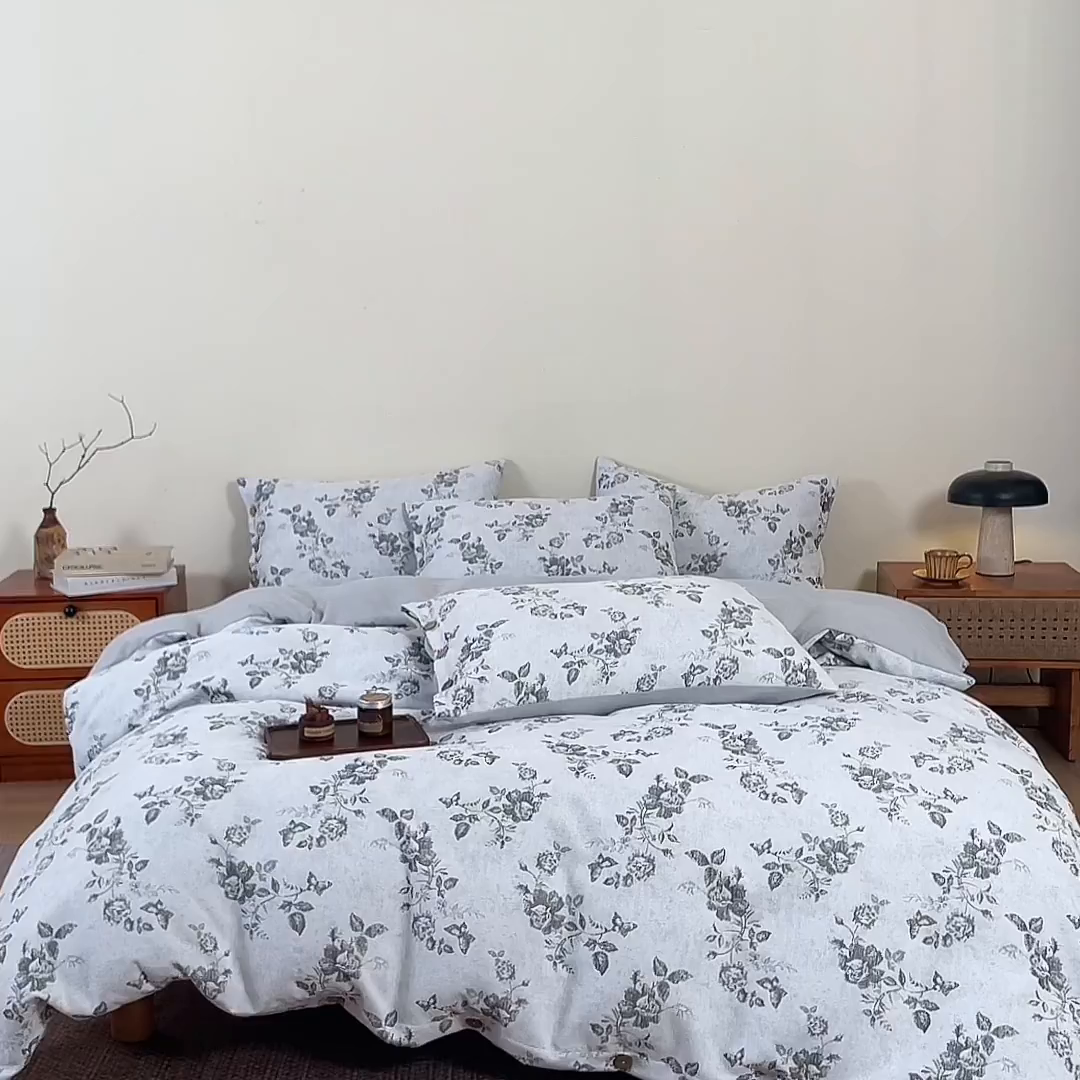 91家纺网 家纺一手货源 找家纺 九沐良品 2025新款雪尼尔棉绒大提花四件套 玫瑰森林-魅影黑