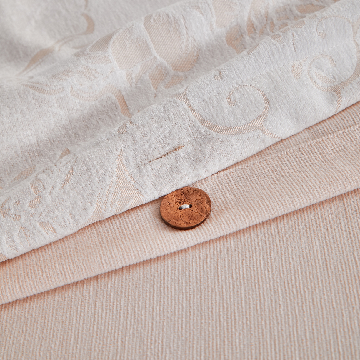 91家纺网 家纺一手货源 找家纺 九沐良品 2025新款雪尼尔棉绒大提花四件套 小茉莉-小麦色