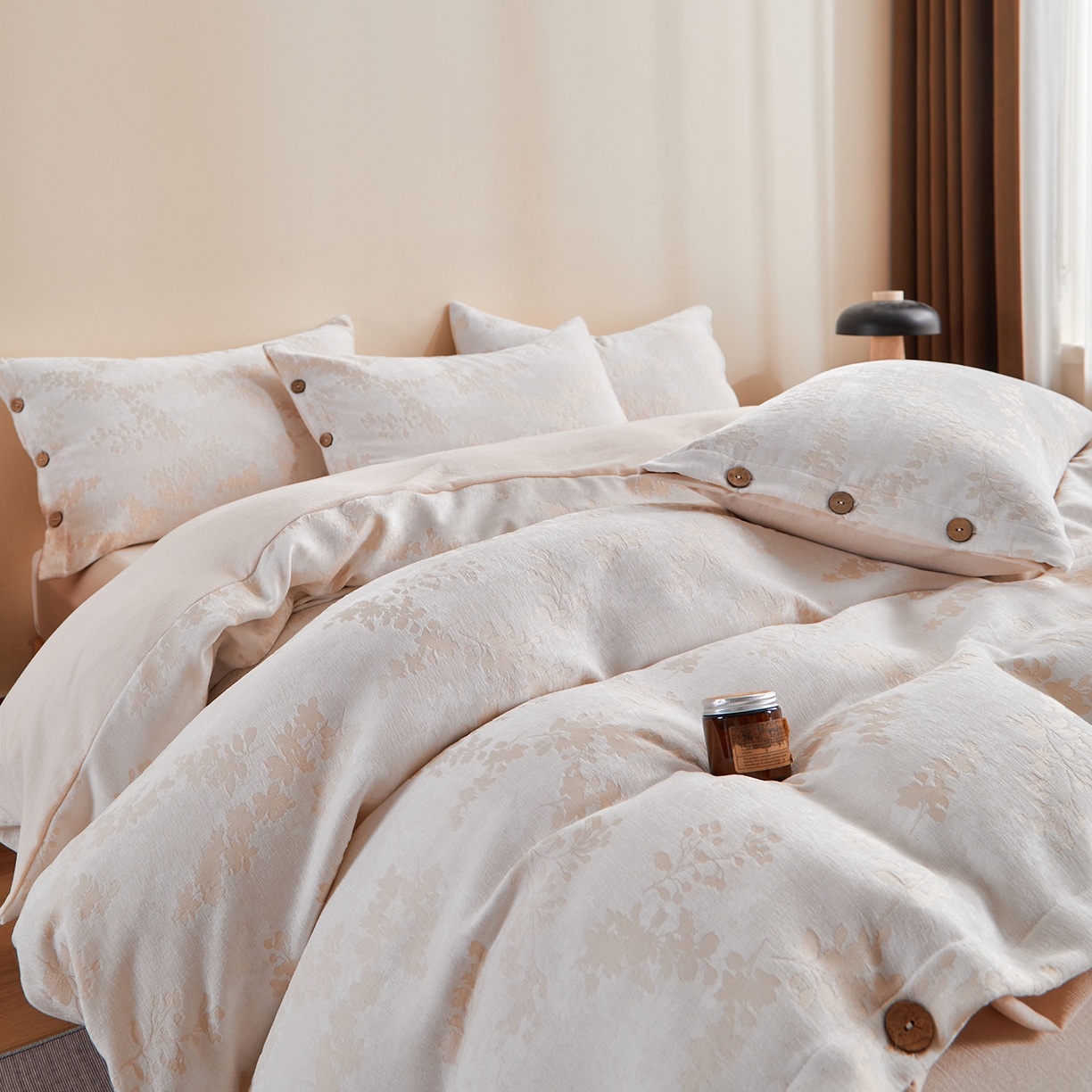 91家纺网 家纺一手货源 找家纺 九沐良品 2025新款雪尼尔棉绒大提花四件套 樱花雨梦-小麦色