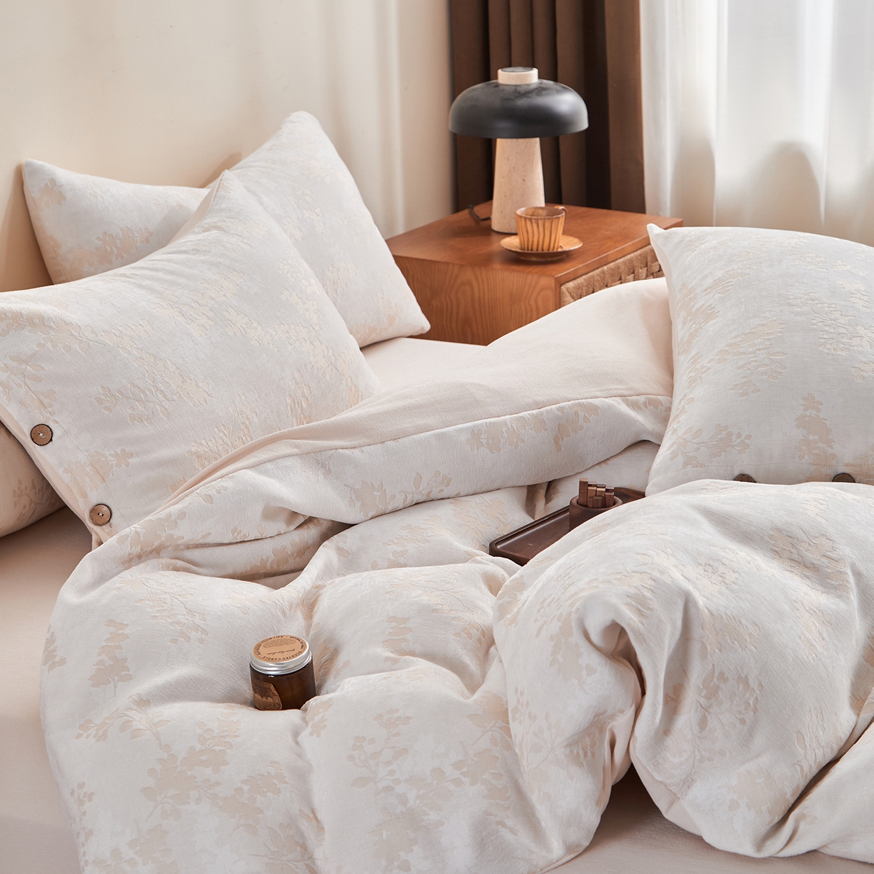 91家纺网 家纺一手货源 找家纺 九沐良品 2025新款雪尼尔棉绒大提花四件套 樱花雨梦-小麦色