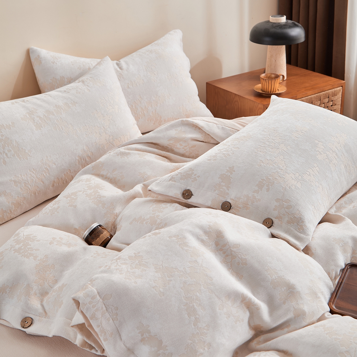 91家纺网 家纺一手货源 找家纺 九沐良品 2025新款雪尼尔棉绒大提花四件套 樱花雨梦-小麦色