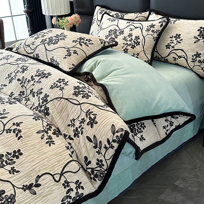 91家纺网 家纺一手货源 找家纺 （总）许林家纺 2025新款兔毛宽包边立体雕花牛奶绒四件套