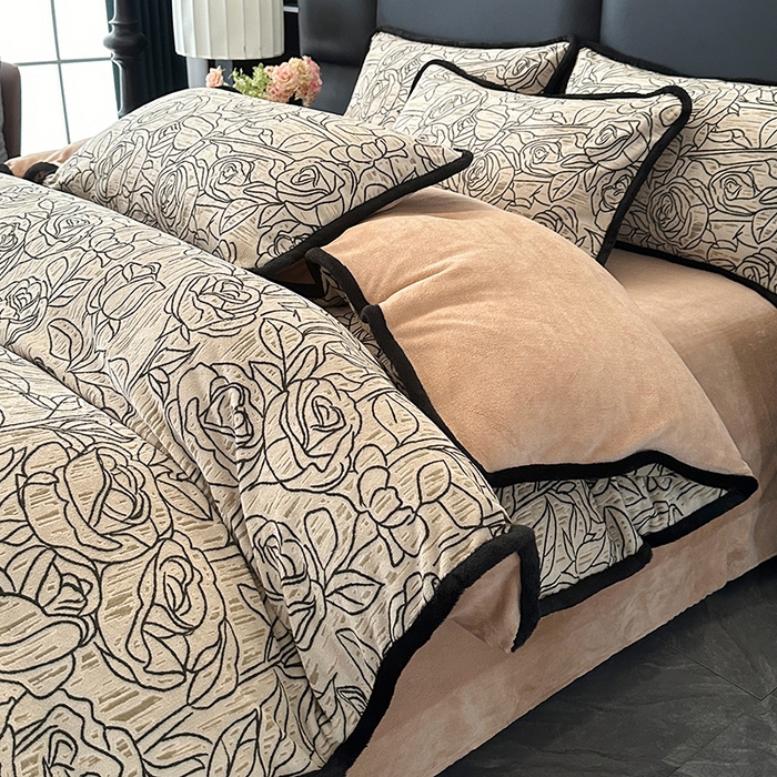 91家纺网 家纺一手货源 找家纺 （总）许林家纺 2025新款兔毛宽包边立体雕花牛奶绒四件套