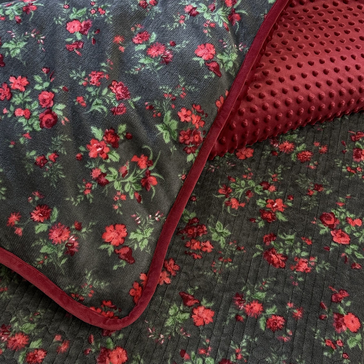 91家纺网 家纺一手货源 找家纺 慕晨 2025新款牛奶绒新款印花高克重豆豆绒夹棉床盖三件被套四件套热款 花妖