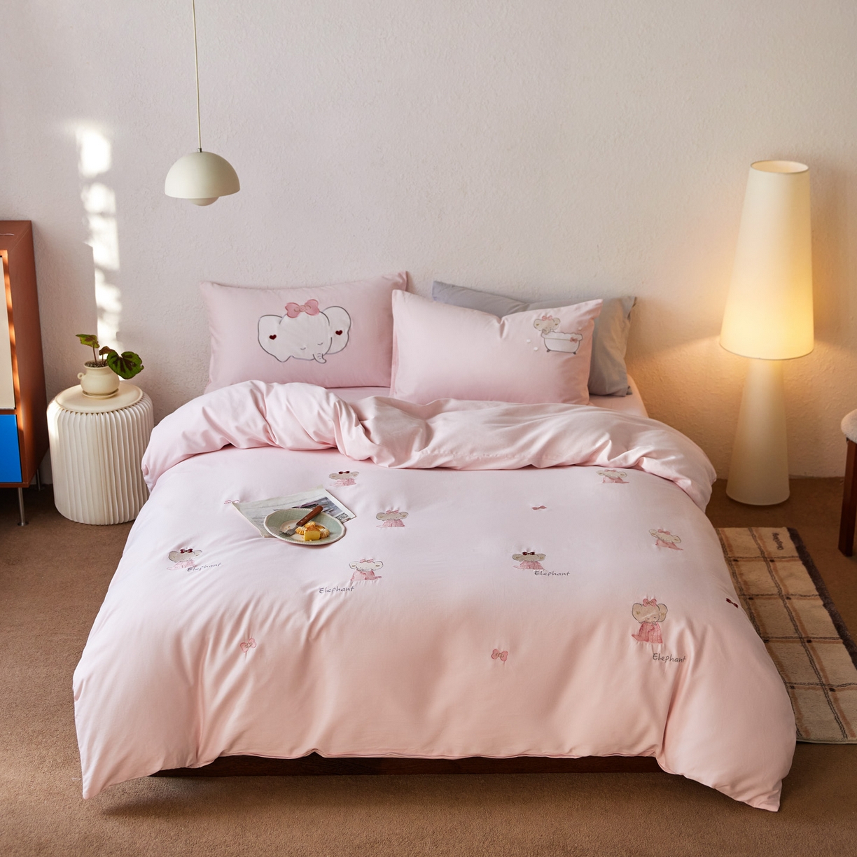 91家纺网 家纺一手货源 找家纺 （总）简纯主义 2025新款全棉纯棉毛巾绣磨毛四件套-莉娜小象