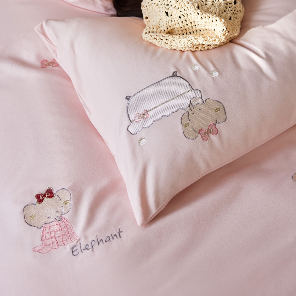 91家纺网 家纺一手货源 找家纺 （总）简纯主义 2025新款全棉纯棉毛巾绣磨毛四件套-莉娜小象