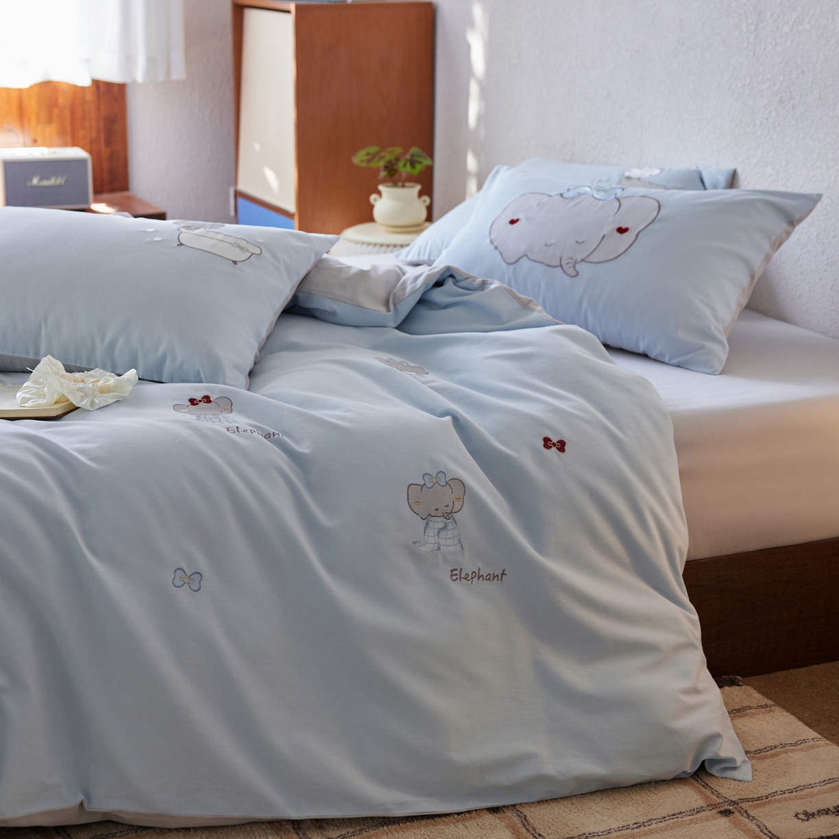 91家纺网 家纺一手货源 找家纺 简纯主义 2025新款全棉纯棉毛巾绣磨毛四件套-莉娜小象 莉娜小象-蓝