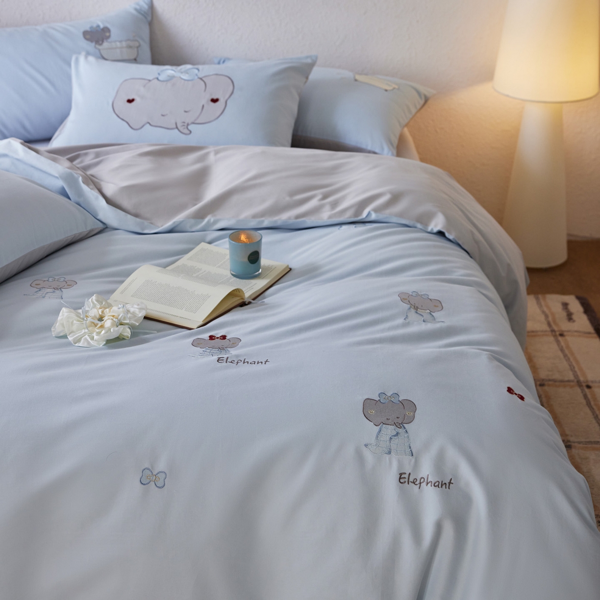 91家纺网 家纺一手货源 找家纺 简纯主义 2025新款全棉纯棉毛巾绣磨毛四件套-莉娜小象 莉娜小象-蓝