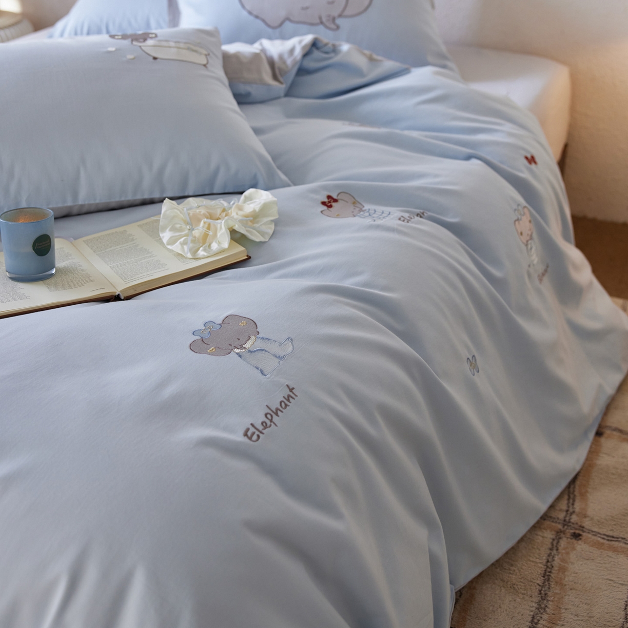 91家纺网 家纺一手货源 找家纺 简纯主义 2025新款全棉纯棉毛巾绣磨毛四件套-莉娜小象 莉娜小象-蓝