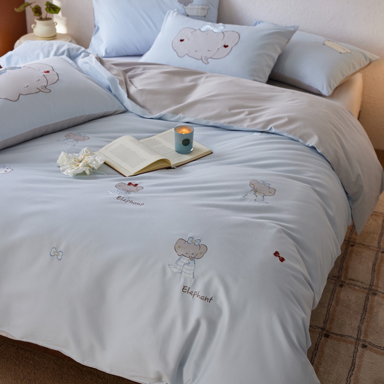 91家纺网 家纺一手货源 找家纺 简纯主义 2025新款全棉纯棉毛巾绣磨毛四件套-莉娜小象 莉娜小象-蓝