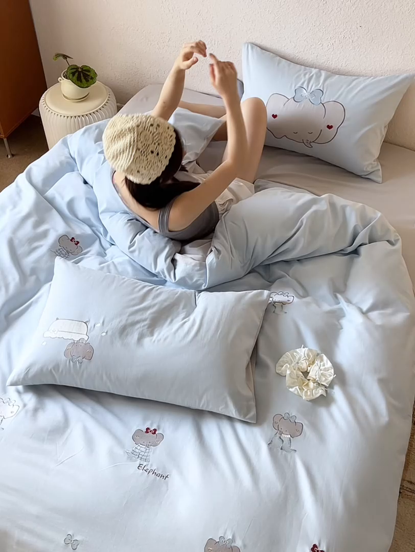 91家纺网 家纺一手货源 找家纺 简纯主义 2025新款全棉纯棉毛巾绣磨毛四件套-莉娜小象 莉娜小象-蓝