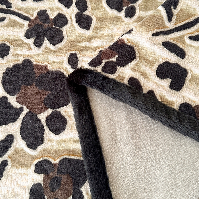 91家纺网 家纺一手货源 找家纺 许林家纺 2025新款兔毛宽包边立体雕花牛奶绒四件套 琥珀流光