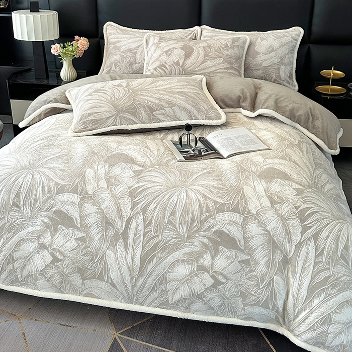 91家纺网 家纺一手货源 找家纺 许林家纺 2025新款兔毛宽包边立体雕花牛奶绒四件套 爱意雾语