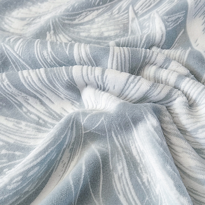 91家纺网 家纺一手货源 找家纺 许林家纺 2025新款兔毛宽包边立体雕花牛奶绒四件套 爱意雾语 蓝