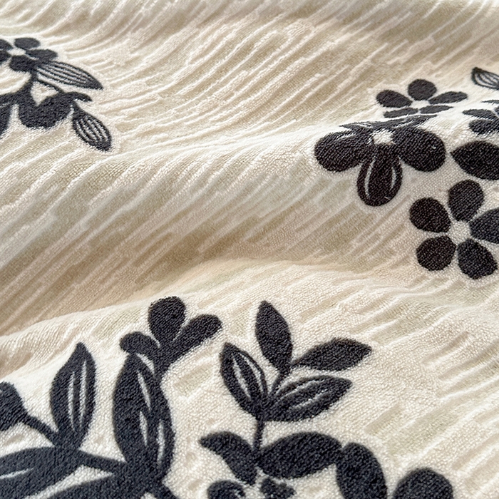 91家纺网 家纺一手货源 找家纺 许林家纺 2025新款兔毛宽包边立体雕花牛奶绒四件套 蓝铃风语