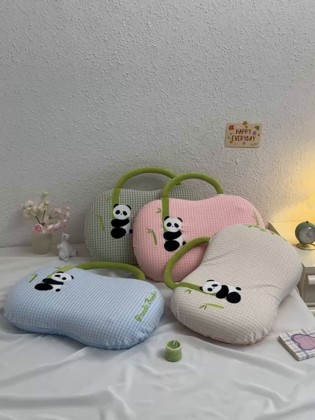 91家纺网 家纺一手货源 找家纺 （总）大熊枕芯 2025新款手提袋熊猫猫肚记忆枕