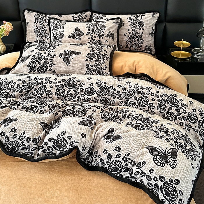 91家纺网 家纺一手货源 找家纺 许林家纺 2025新款兔毛宽包边立体雕花牛奶绒四件套 柚园