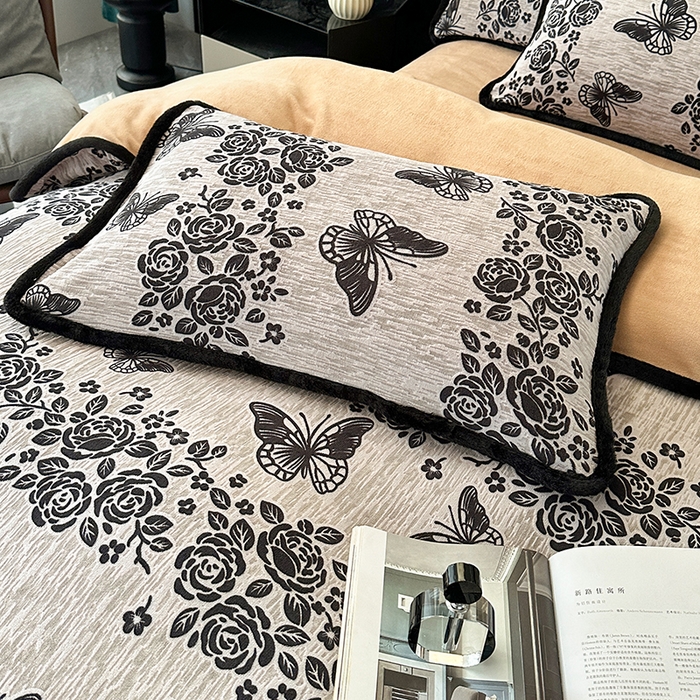 91家纺网 家纺一手货源 找家纺 许林家纺 2025新款兔毛宽包边立体雕花牛奶绒四件套 柚园