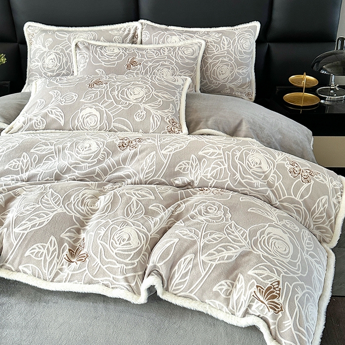 91家纺网 家纺一手货源 找家纺 许林家纺 2025新款兔毛宽包边立体雕花牛奶绒四件套 牧云