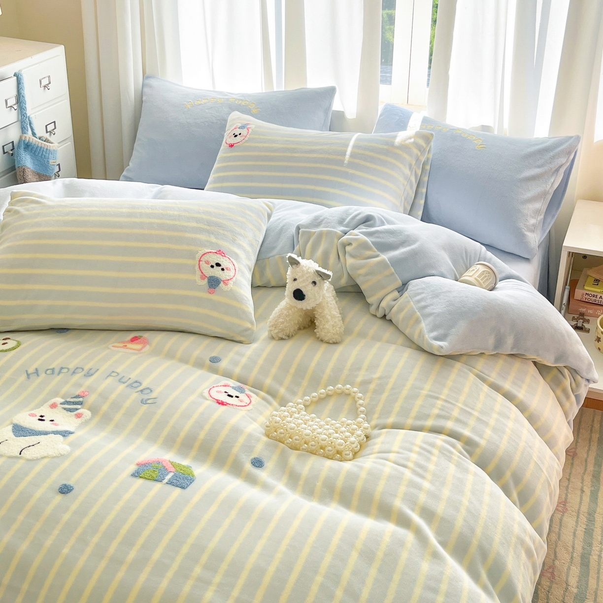 91家纺网 家纺一手货源 找家纺 如一 2025新款卡通毛巾绣系列牛奶绒四件套第二批 竖条西高