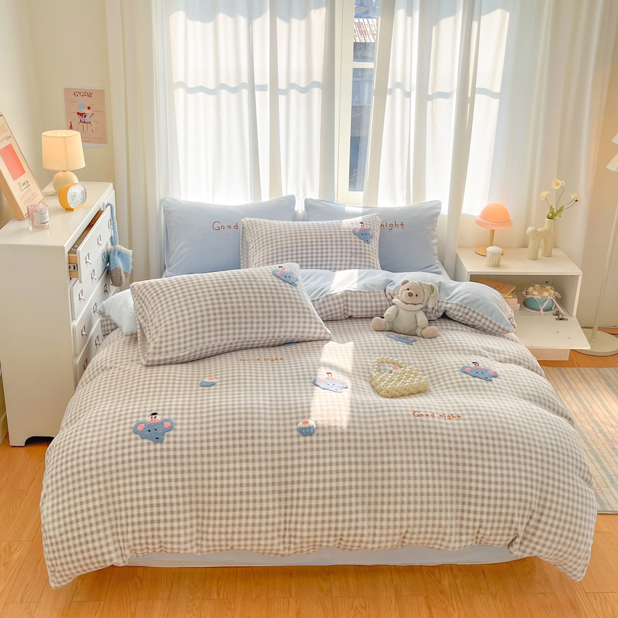 91家纺网 家纺一手货源 找家纺 如一 2025新款卡通毛巾绣系列牛奶绒四件套第二批 晚安小象