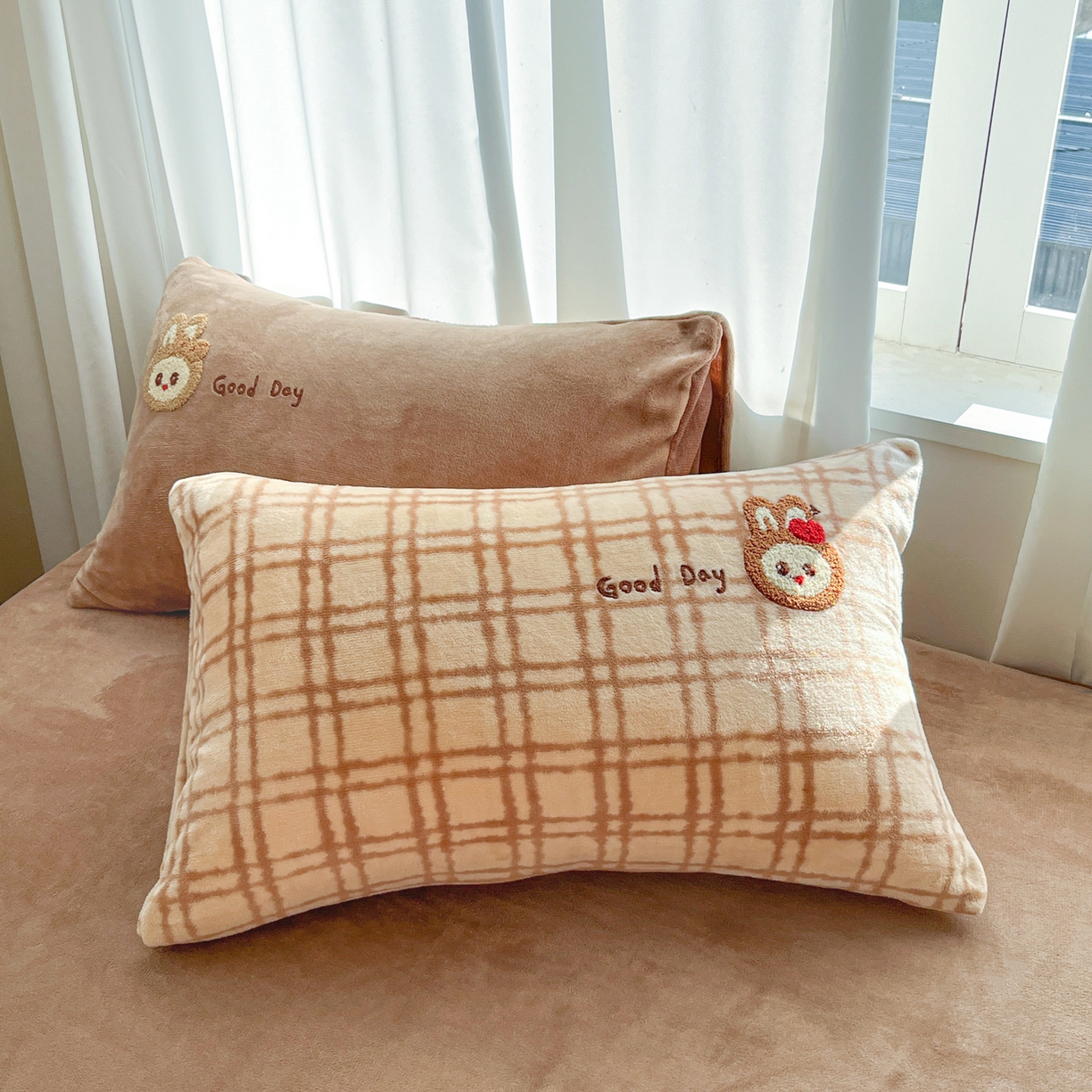 91家纺网 家纺一手货源 找家纺 如一 2025新款卡通毛巾绣系列牛奶绒四件套第二批 苹果拉布