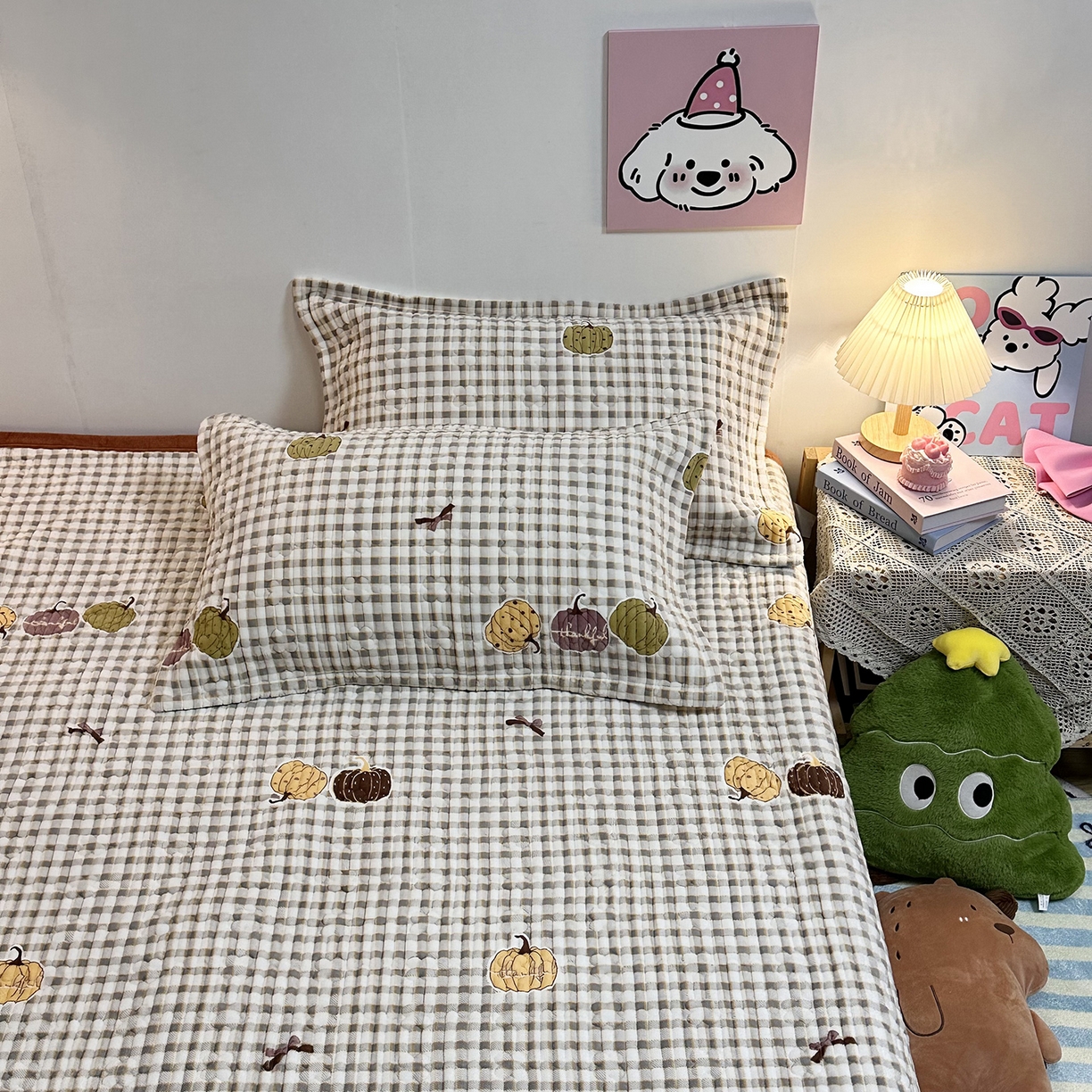 91家纺网 家纺一手货源 找家纺 慕晨 2025新款牛奶绒新款印花高克重豆豆绒夹棉床盖三件被套四件套热款 南瓜派