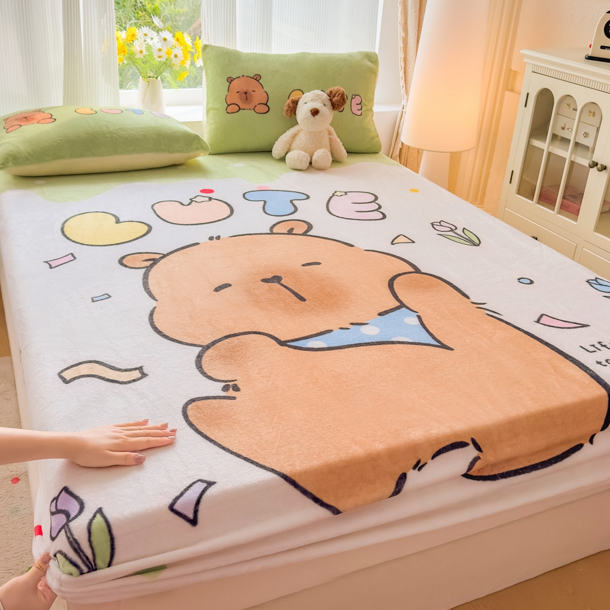 91家纺网 家纺一手货源 找家纺 浩诚 2025新款大版原创设计卡皮巴拉高克重牛奶绒单床笠 水豚巴拉