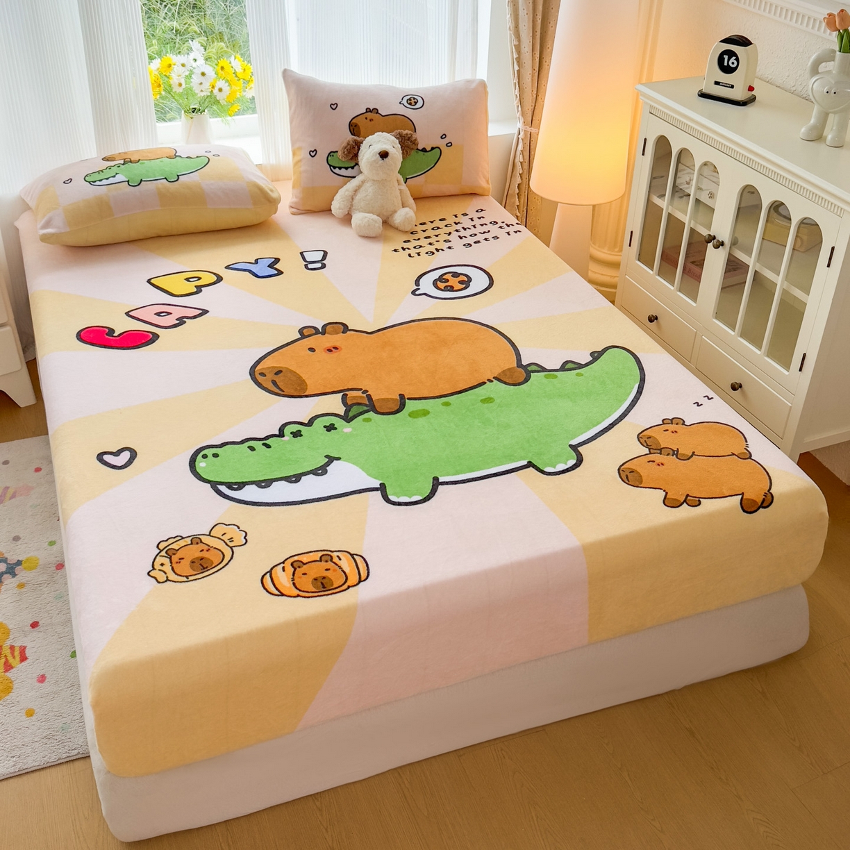 91家纺网 家纺一手货源 找家纺 浩诚 2025新款大版原创设计卡皮巴拉高克重牛奶绒单床笠 趴趴巴拉