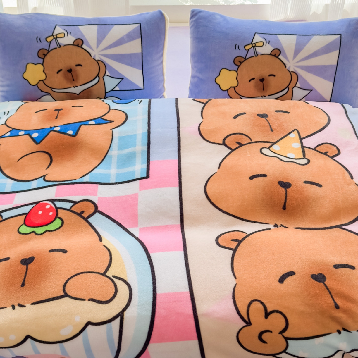 91家纺网 家纺一手货源 找家纺 浩诚 2025新款大版原创设计卡皮巴拉高克重牛奶绒单床笠 调皮巴拉