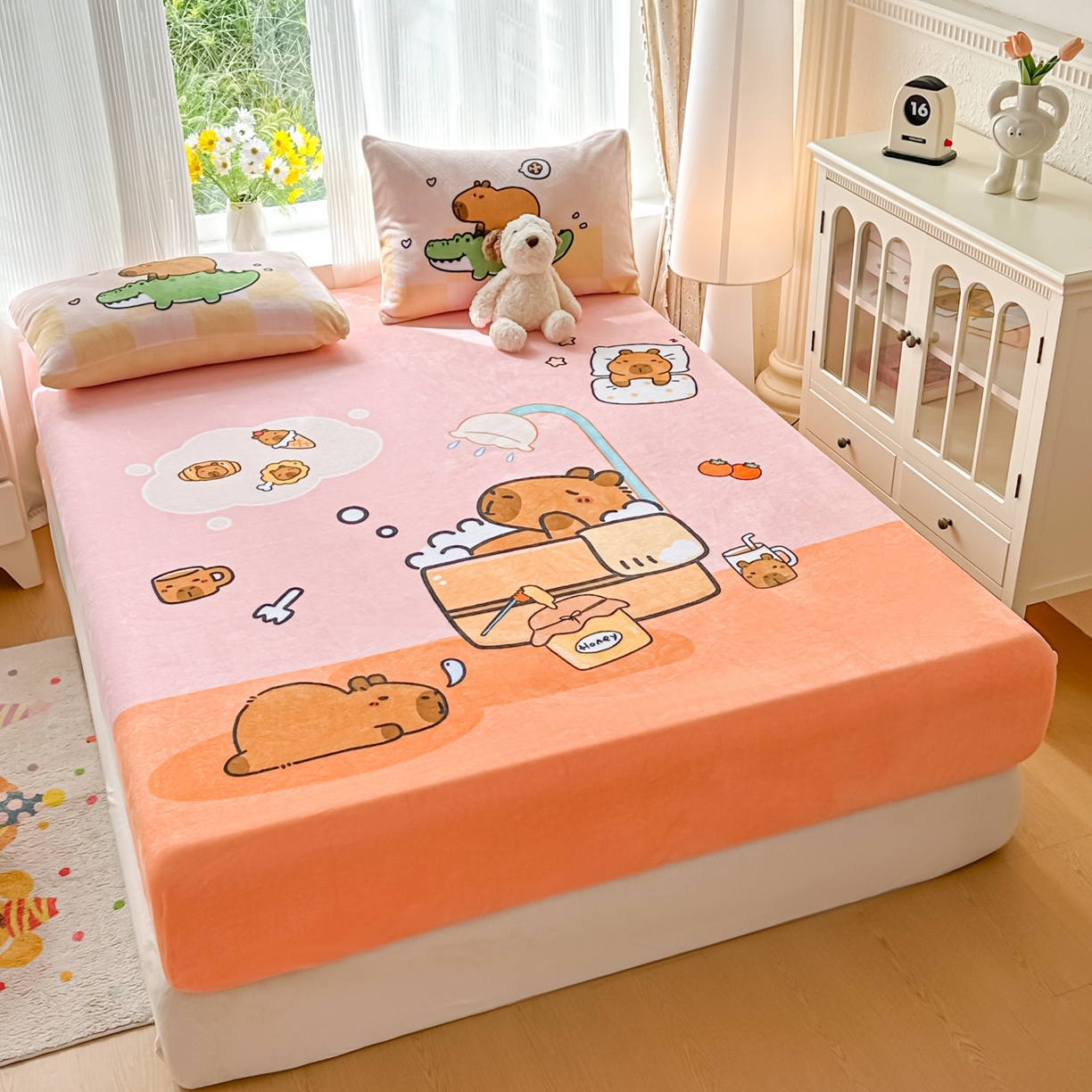 91家纺网 家纺一手货源 找家纺 浩诚 2025新款大版原创设计卡皮巴拉高克重牛奶绒单床笠 向往的生活