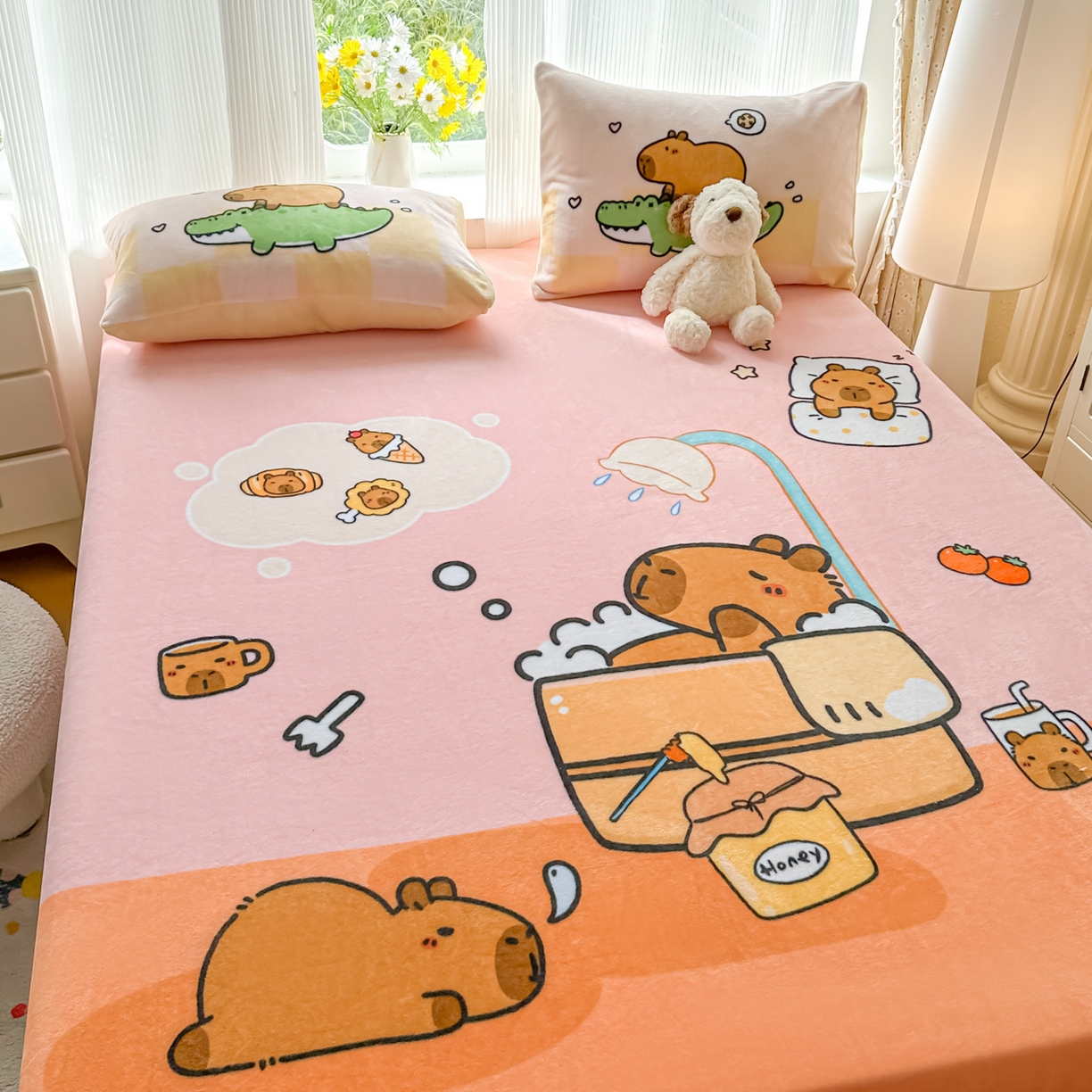 91家纺网 家纺一手货源 找家纺 浩诚 2025新款大版原创设计卡皮巴拉高克重牛奶绒单床笠 向往的生活