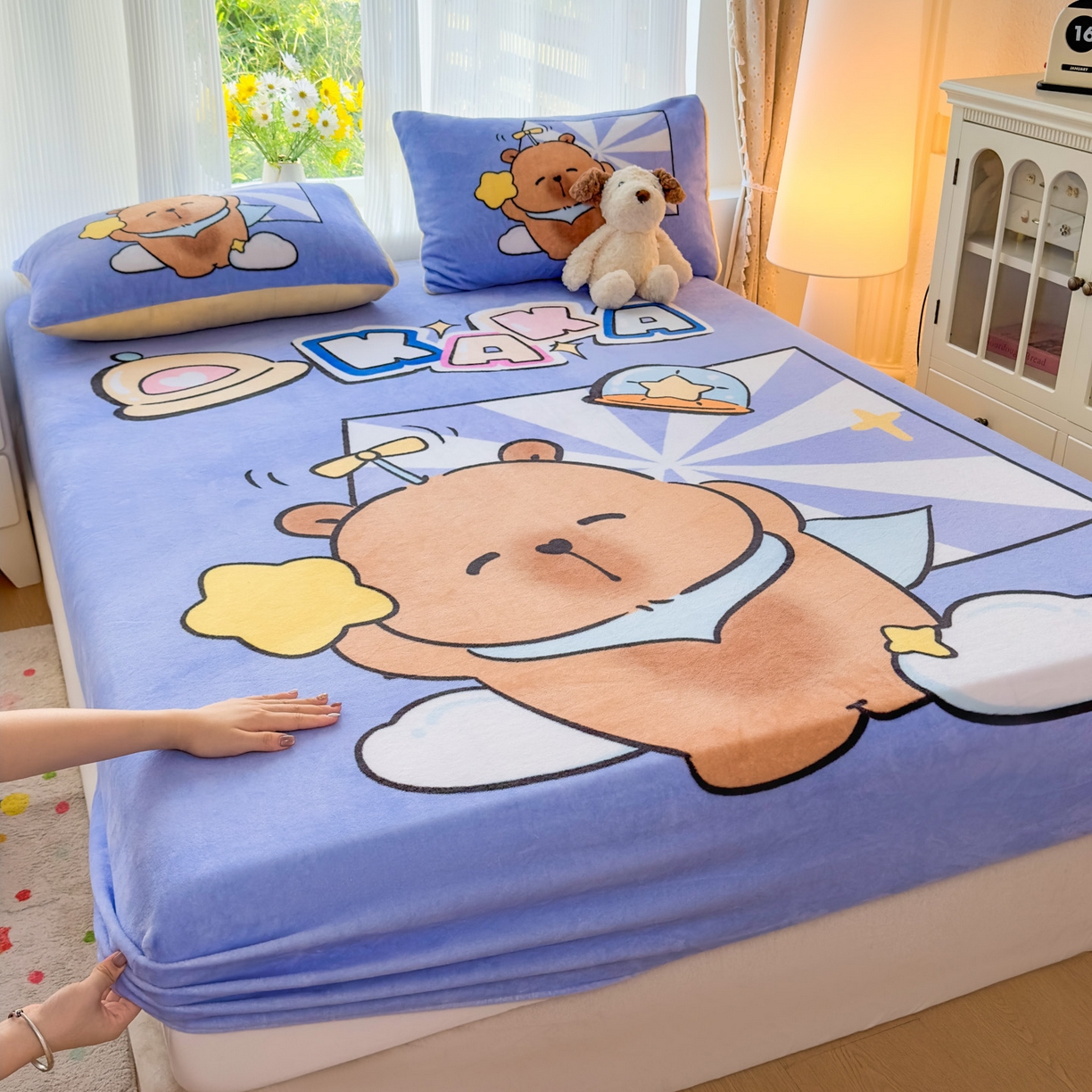 91家纺网 家纺一手货源 找家纺 浩诚 2025新款大版原创设计卡皮巴拉高克重牛奶绒单床笠 飞行员卡卡