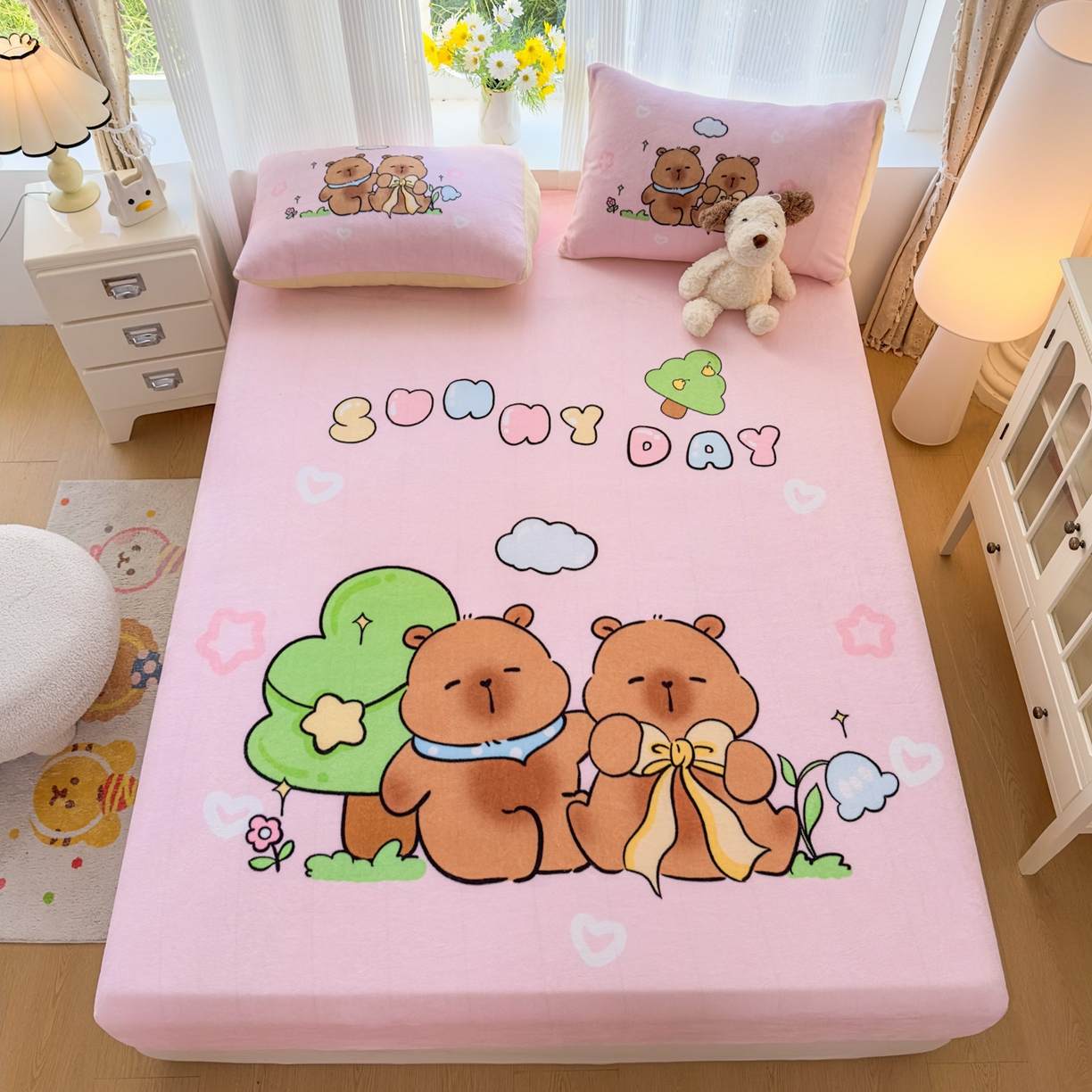 91家纺网 家纺一手货源 找家纺 浩诚 2025新款大版原创设计卡皮巴拉高克重牛奶绒单床笠 阳光巴拉