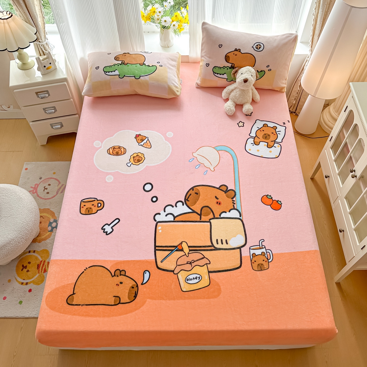 91家纺网 家纺一手货源 找家纺 浩诚 2025新款大版原创设计卡皮巴拉高克重牛奶绒单床笠 向往的生活