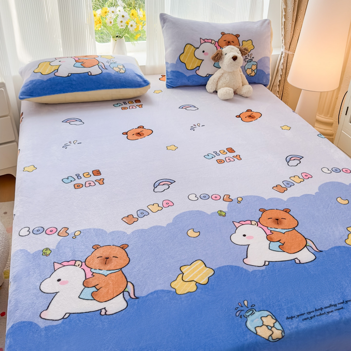 91家纺网 家纺一手货源 找家纺 浩诚 2025新款大版原创设计卡皮巴拉高克重牛奶绒单床笠 旋转巴拉