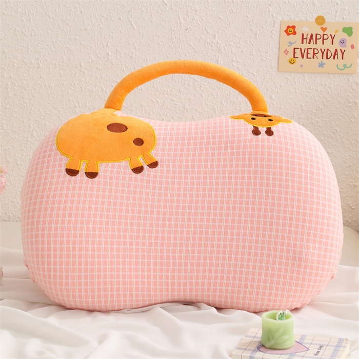 91家纺网 家纺一手货源 找家纺 （总）大熊枕芯 2025新款手提袋长颈鹿猫肚记忆枕