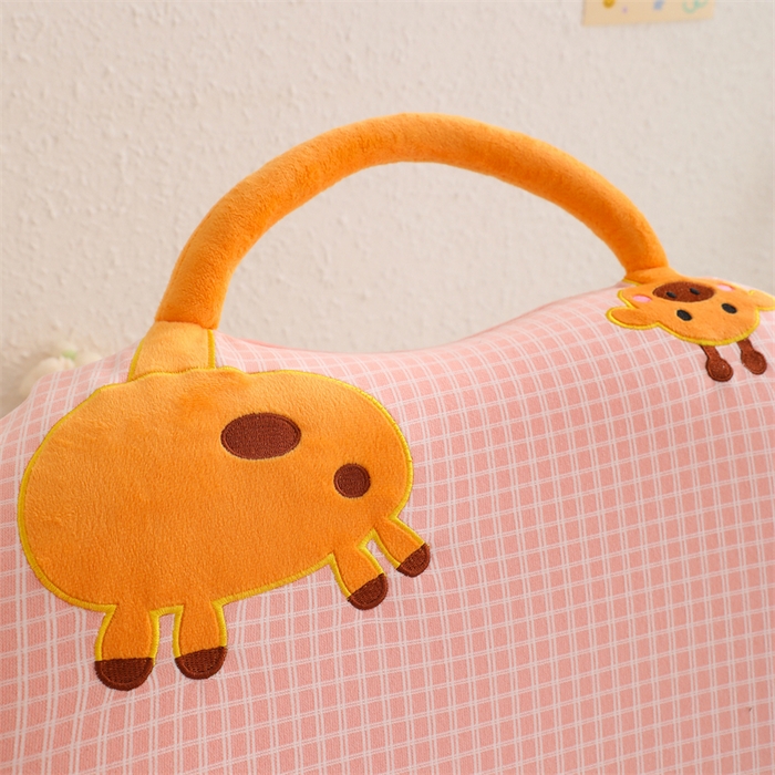 91家纺网 家纺一手货源 找家纺 （总）大熊枕芯 2025新款手提袋长颈鹿猫肚记忆枕