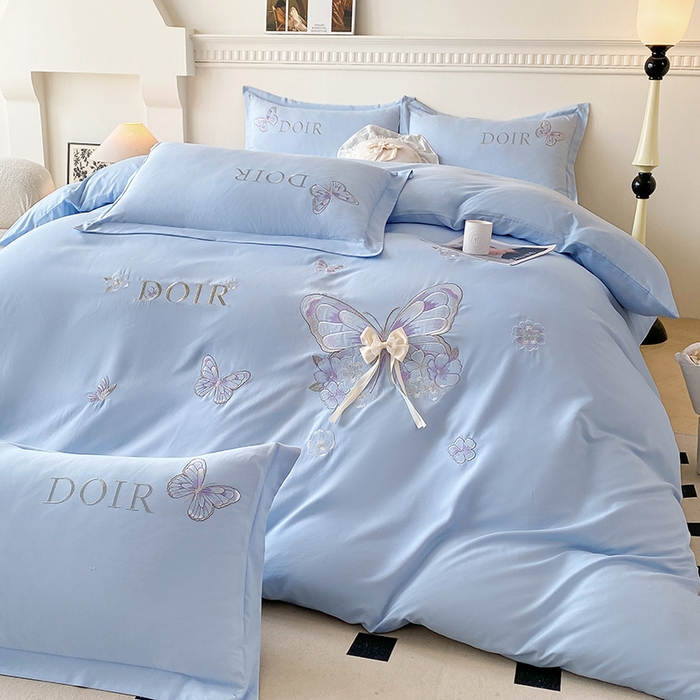 91家纺网 家纺一手货源 找家纺 （总）大麦乐田 2025新款糯小棉立体绣花吊边四件套-蝶梦花语