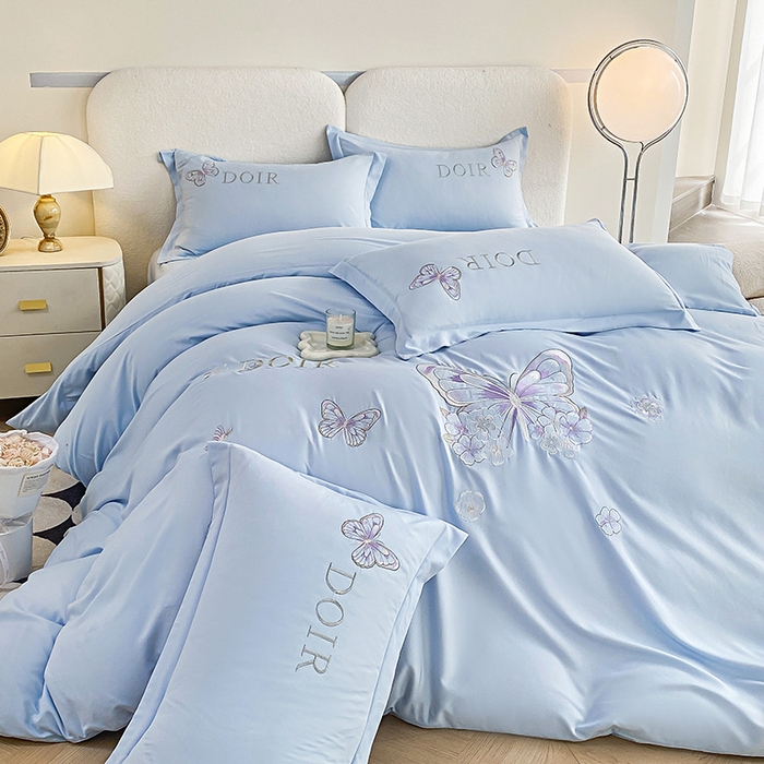 91家纺网 家纺一手货源 找家纺 （总）大麦乐田 2025新款糯小棉立体绣花吊边四件套-蝶梦花语