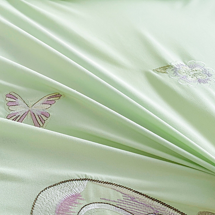 91家纺网 家纺一手货源 找家纺 大麦乐田 2025新款糯小棉立体绣花吊边四件套-蝶梦花语 蝶梦花语 浅绿