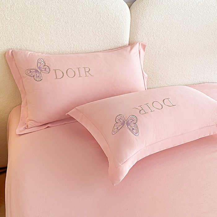 91家纺网 家纺一手货源 找家纺 大麦乐田 2025新款糯小棉立体绣花吊边四件套-蝶梦花语 蝶梦花语 粉玉