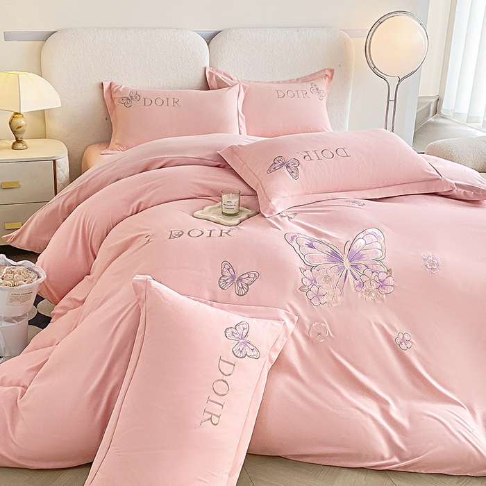 91家纺网 家纺一手货源 找家纺 大麦乐田 2025新款糯小棉立体绣花吊边四件套-蝶梦花语 蝶梦花语 粉玉