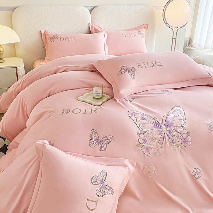 91家纺网 家纺一手货源 找家纺 大麦乐田 2025新款糯小棉立体绣花吊边四件套-蝶梦花语 蝶梦花语 粉玉