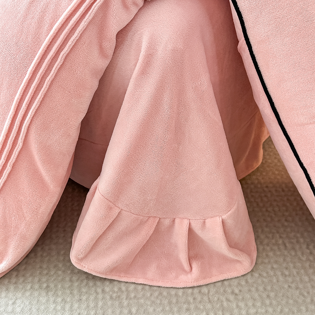 91家纺网 家纺一手货源 找家纺 （总）凯美家居 2025新款牛奶绒重工刺绣特种工艺四件套-可露丽