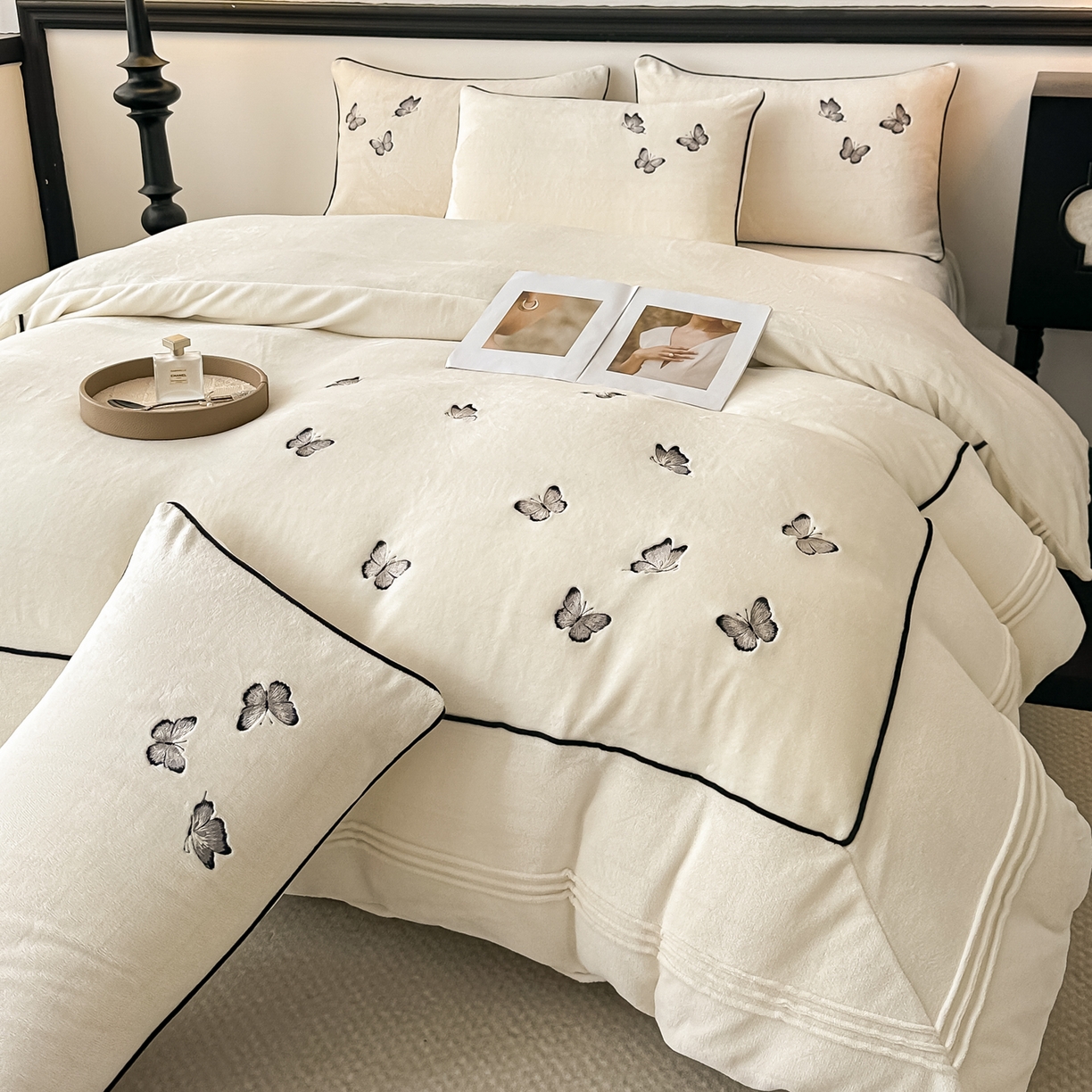 91家纺网 家纺一手货源 找家纺 凯美家居 2025新款牛奶绒重工刺绣特种工艺四件套-可露丽 可露丽-奶白