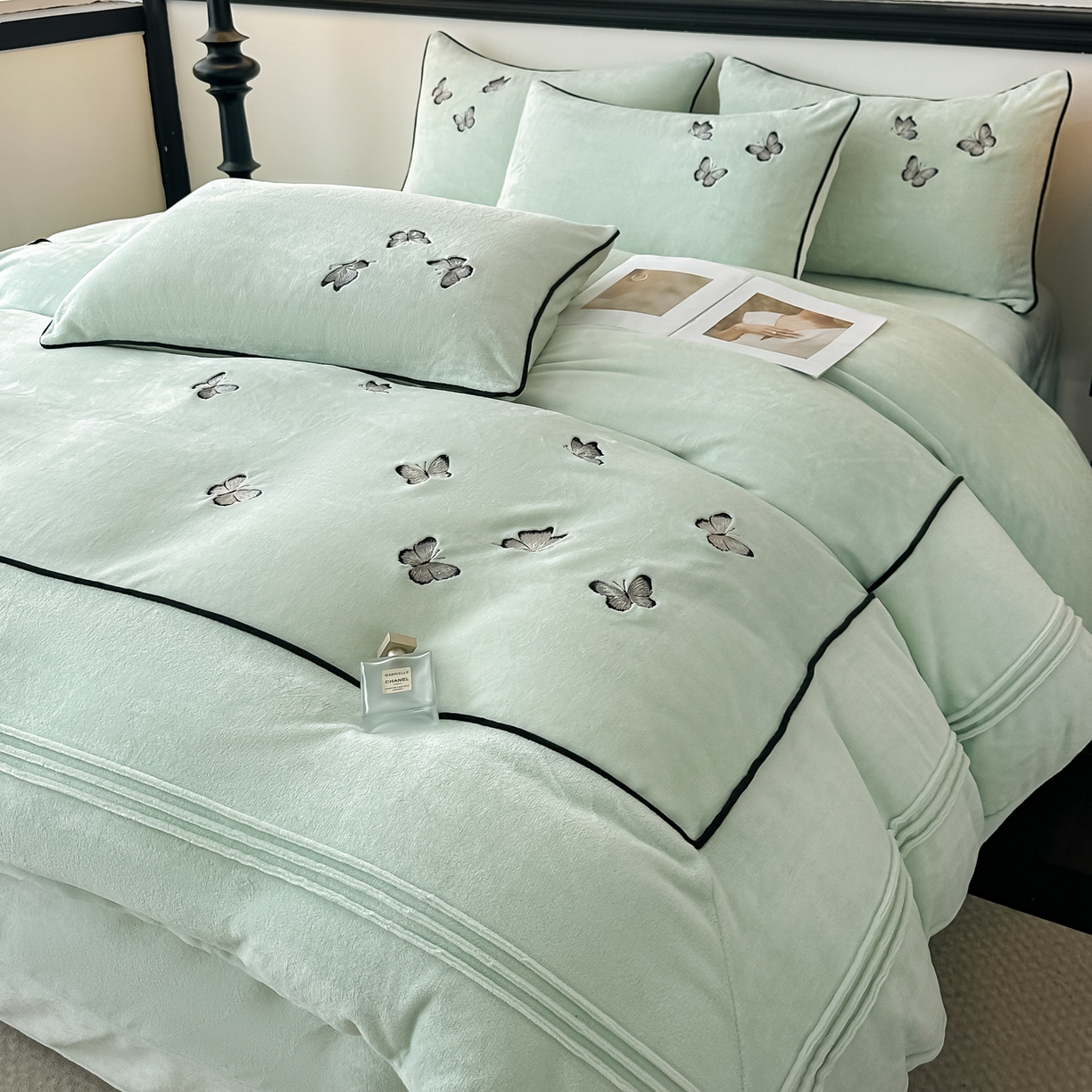 91家纺网 家纺一手货源 找家纺 凯美家居 2025新款牛奶绒重工刺绣特种工艺四件套-可露丽 可露丽-浅绿