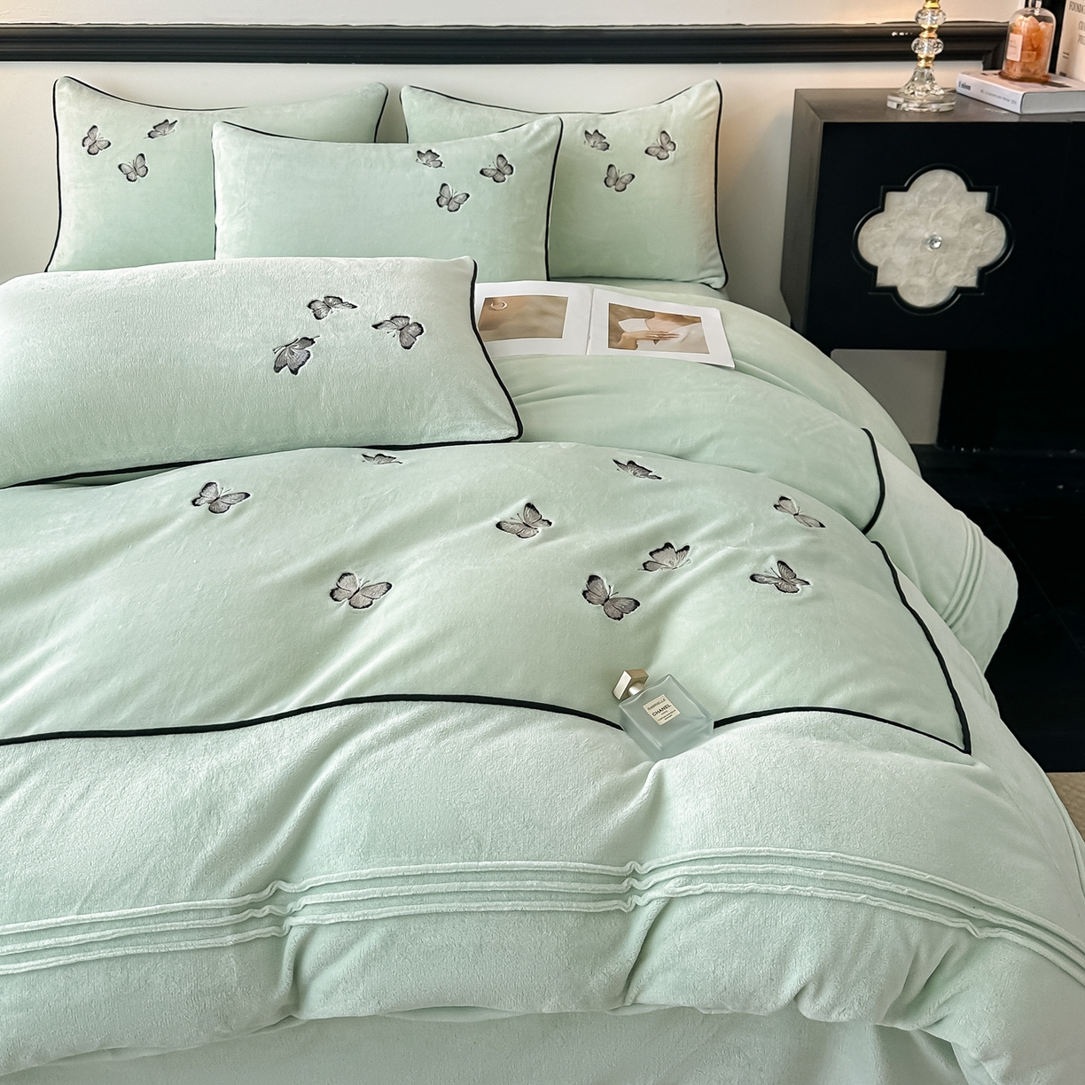 91家纺网 家纺一手货源 找家纺 凯美家居 2025新款牛奶绒重工刺绣特种工艺四件套-可露丽 可露丽-浅绿