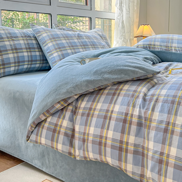 91家纺网 家纺一手货源 找家纺 柠萌家居 2025新款无印良品风双拼全棉色织水洗棉加牛奶绒四件套简约全棉拼牛奶绒四件套 提供买家秀 棉+绒-简兮蓝