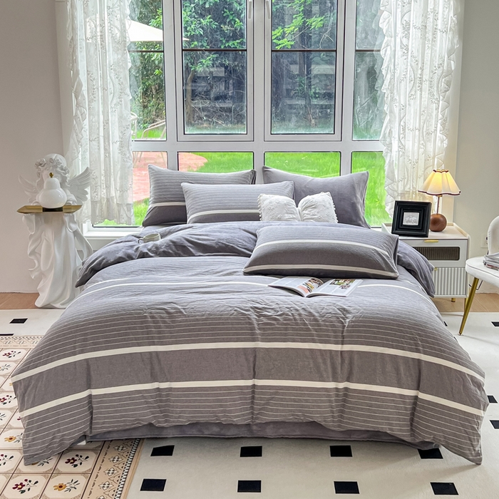 91家纺网 家纺一手货源 找家纺 柠萌家居 2025新款无印良品风双拼全棉色织水洗棉加牛奶绒四件套简约全棉拼牛奶绒四件套 提供买家秀 棉+绒-宽双线冷灰